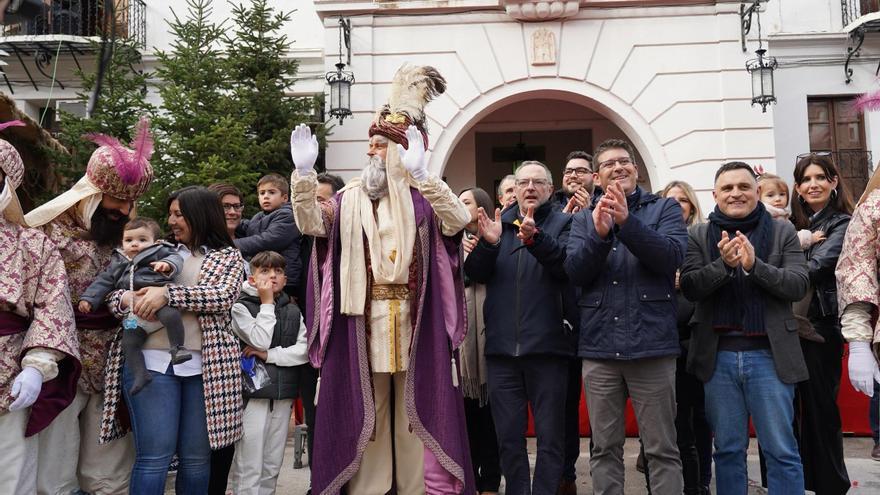 El Emisario Real Jacobo anuncia la llegada de Reyes Magos en Ontinyent