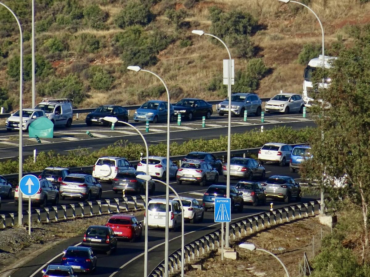 MLG 30-10-2025.-Atascos de 10 Kilómetros en la autovía en el Rincón de la Victoria