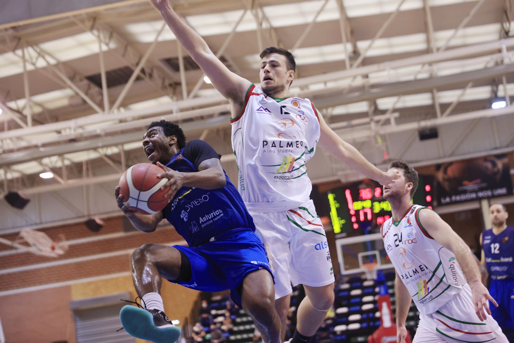 Un Liberbank Oviedo Baloncesto arrollador pasa por encima del Palmer Palma (105-67)