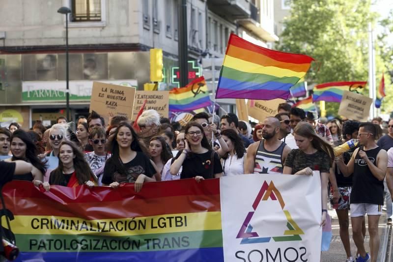 Fotogalería de la manifestación por el día del Orgullo Gay en Zaragoza