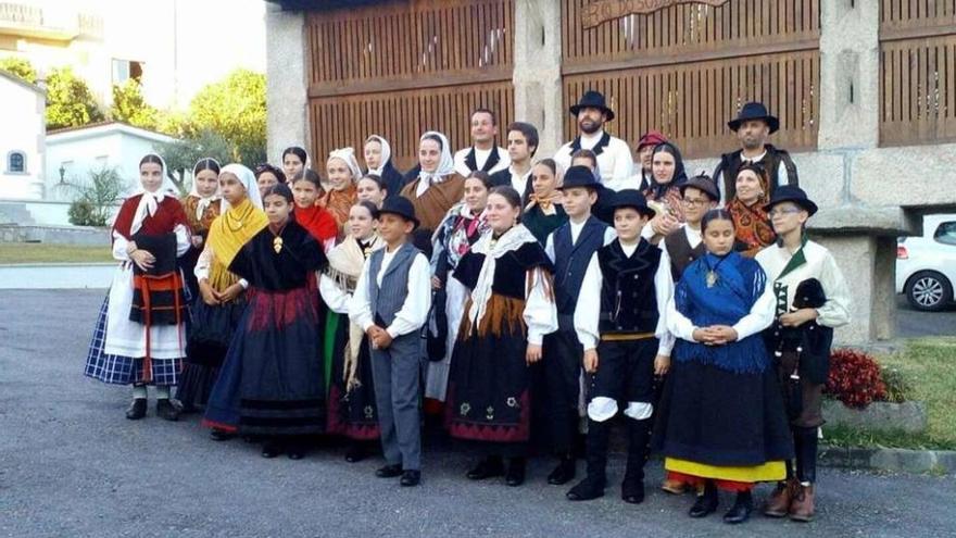 Integrantes de la asociación Tamparrantán, que actuó en el festival de música tradicional de Braga.