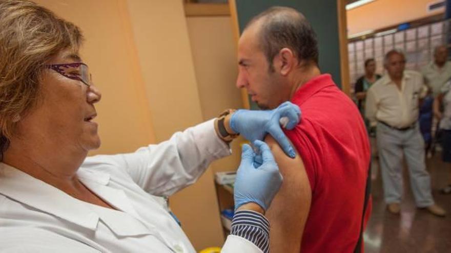 Inician la campaña de vacunación contra la gripe con 300.000 dosis en la provincia