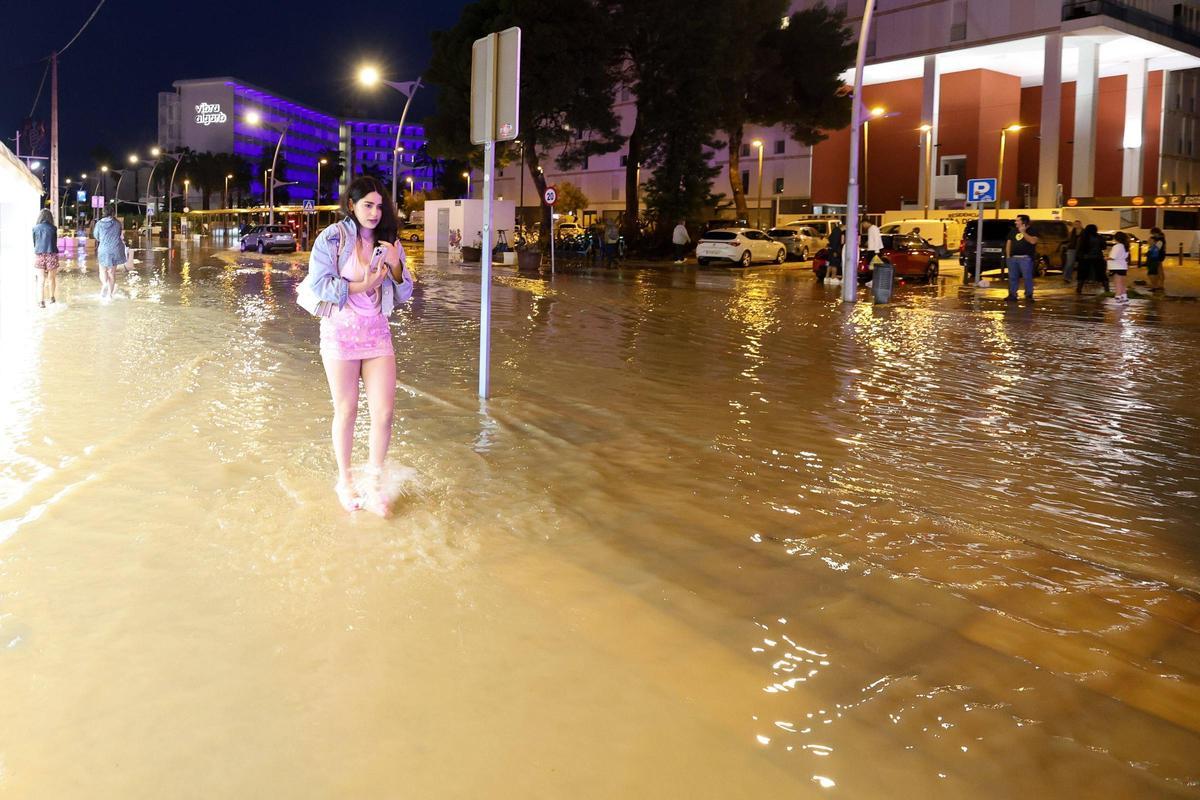 Inundaciones en Platja d'en Bossa durante la última dana