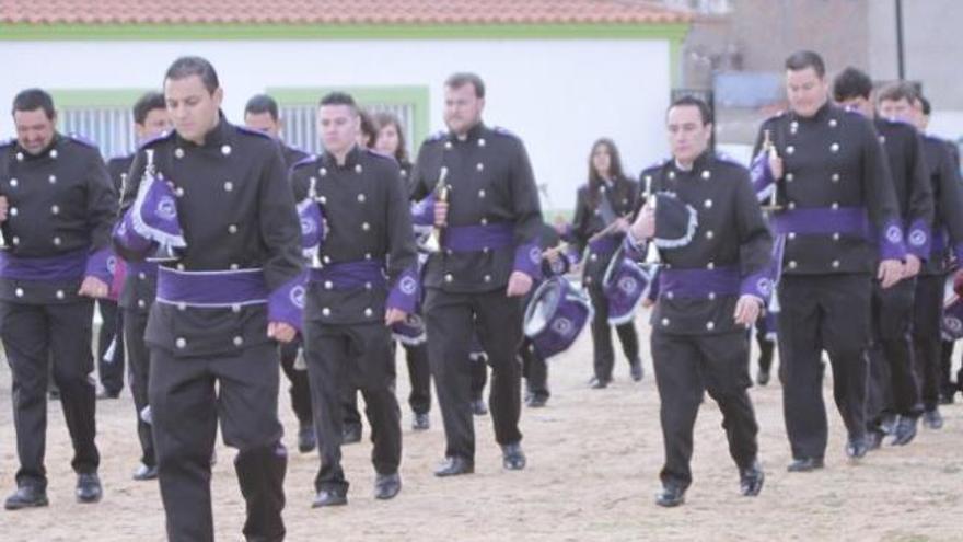 Sones de Semana Santa en el certamen de bandas de Villaralbo