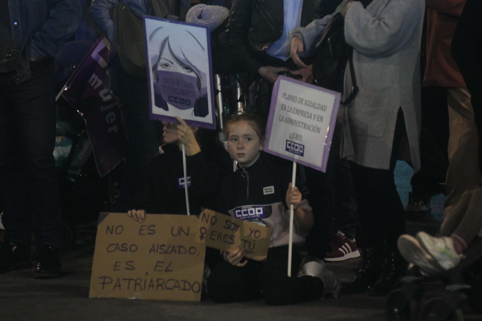 Las imágenes de la manifestación contra la violencia machista en Murcia