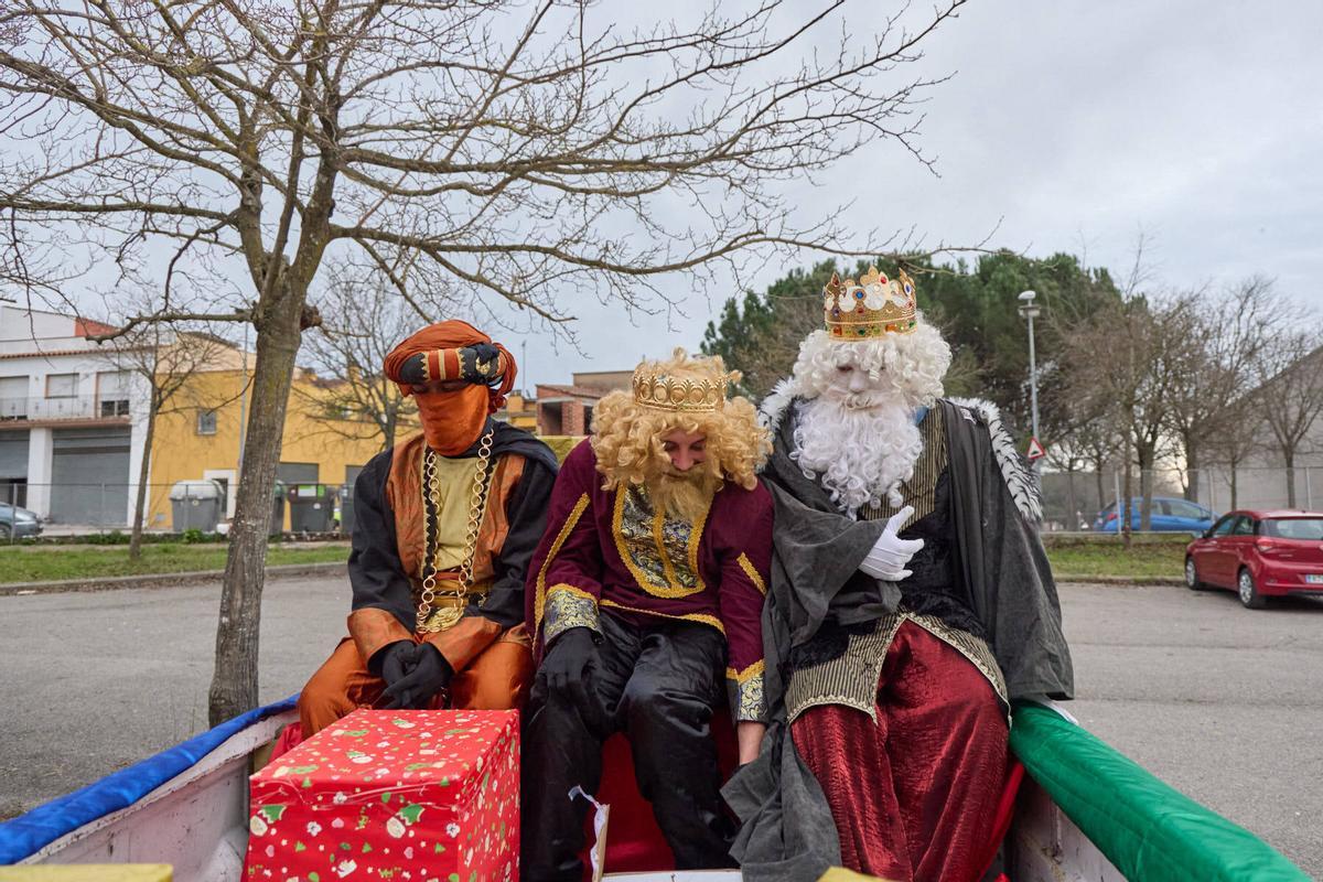 Les fotos del patges reials a Girona Est