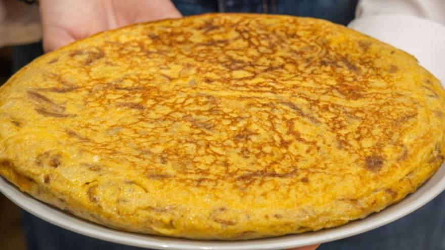 No es la de tu madre ni la de tu abuela: esta es la tortilla canaria que se ha hecho viral en Gran Canaria