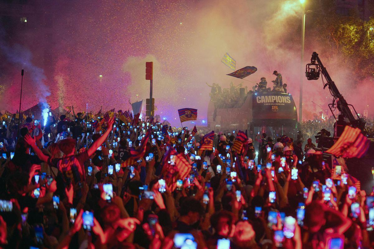 La rúa del Barça por las calles de Barcelona