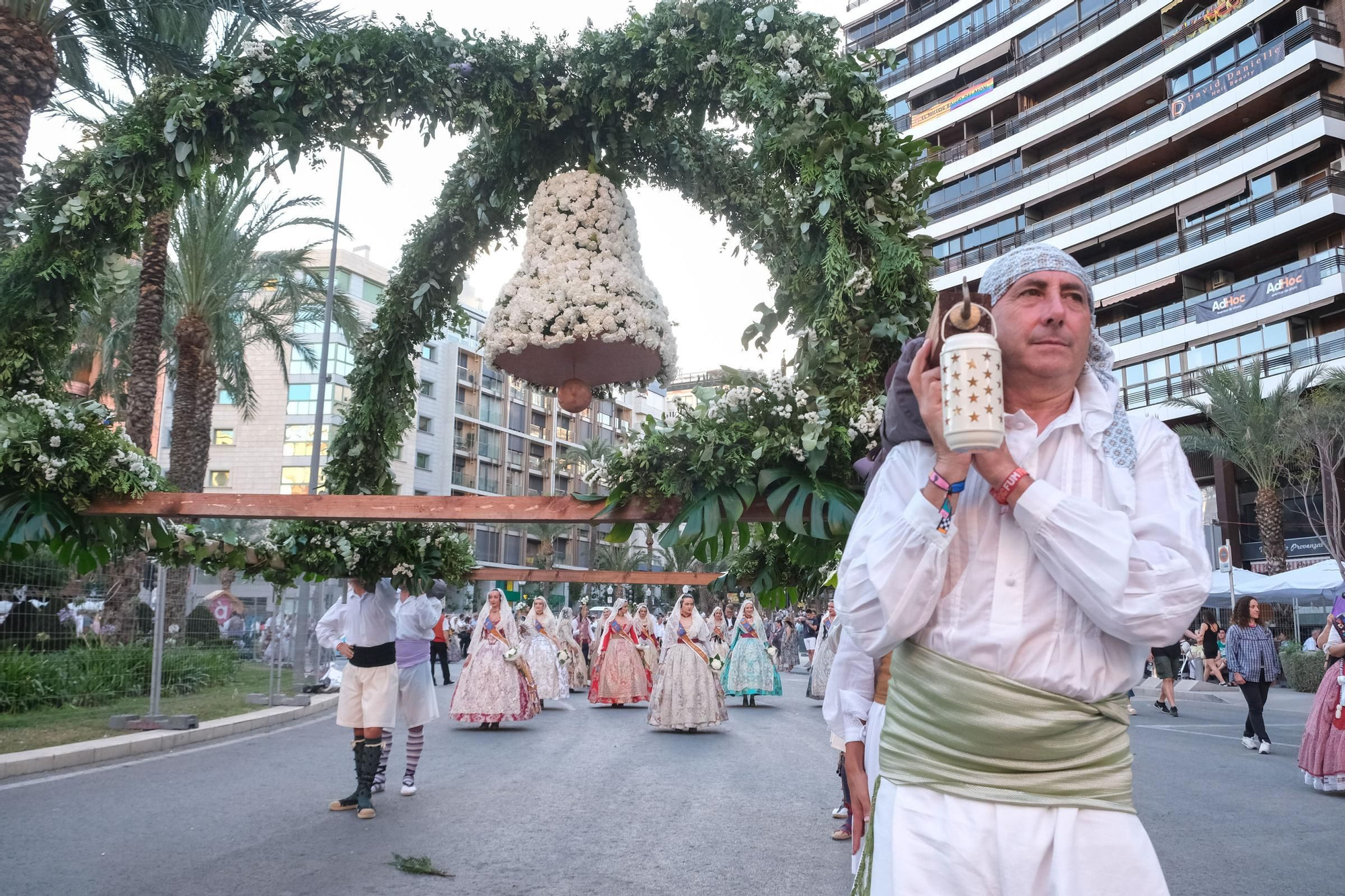 Ofrenda de Flores de las Hogueras de Alicante 2024