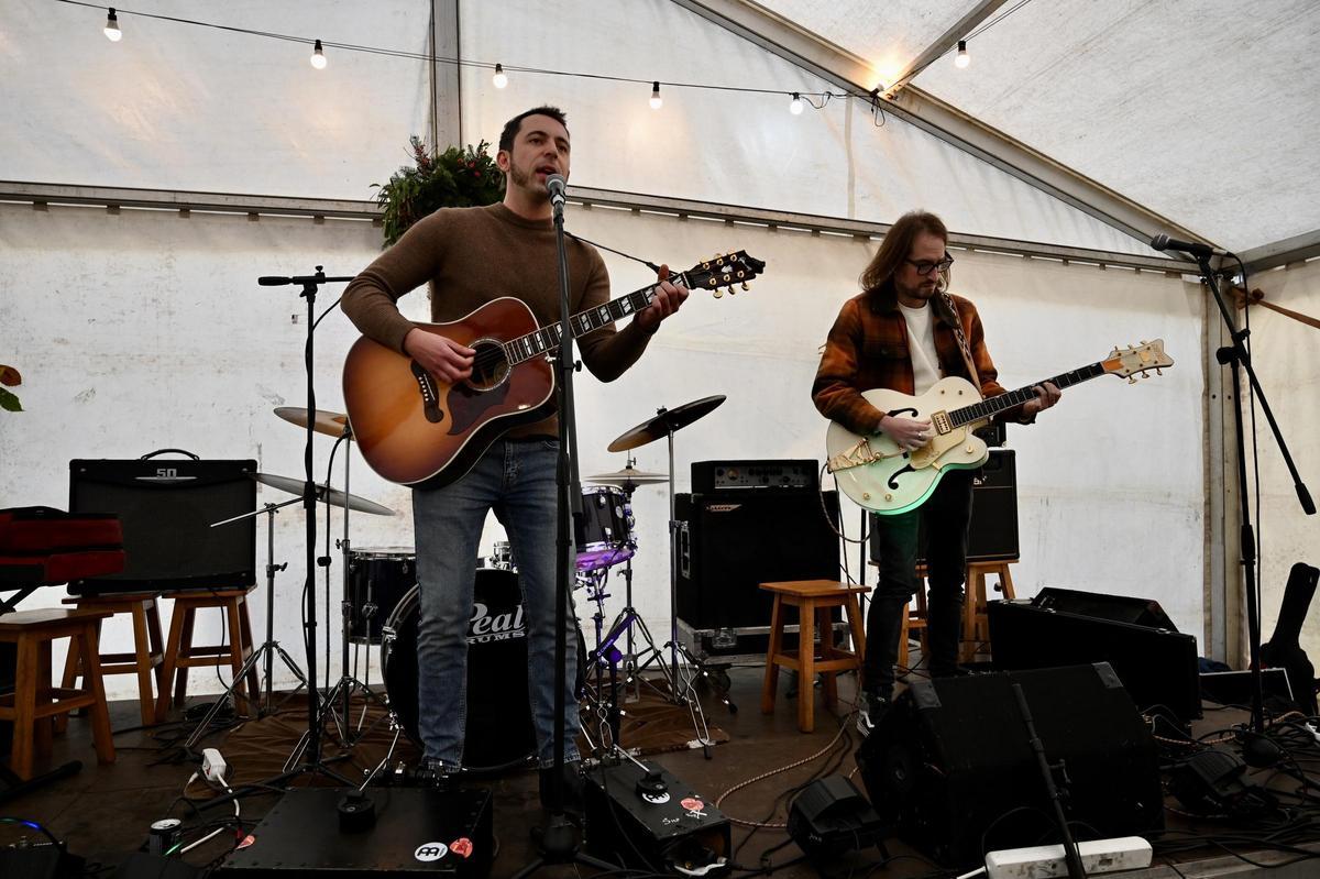 Una decena de bandas locales amenizaron el encuentro.