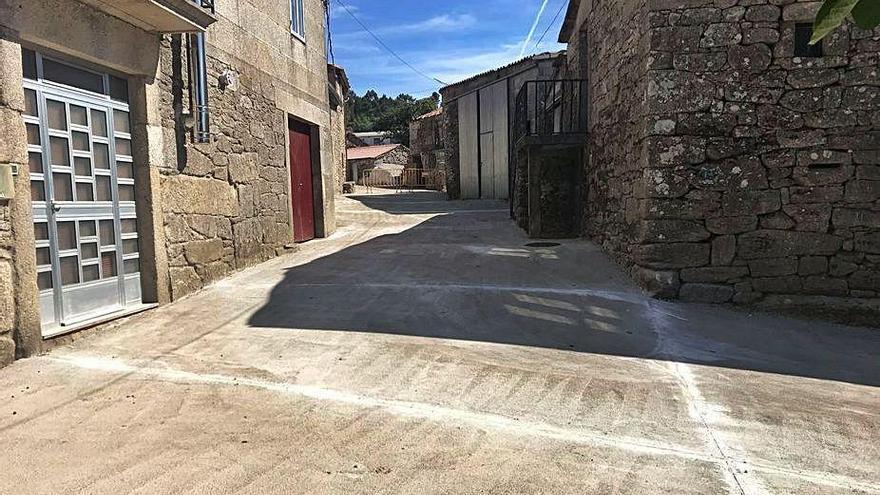 Finaliza la obra de mejora del camino central de Laxas