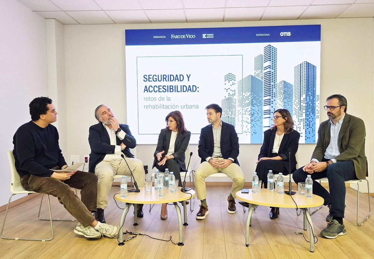 Mesa redonda «Seguridad y accesibilidad:retos de la rehabilitación urbana», celebrada en las instalaciones de FARO.