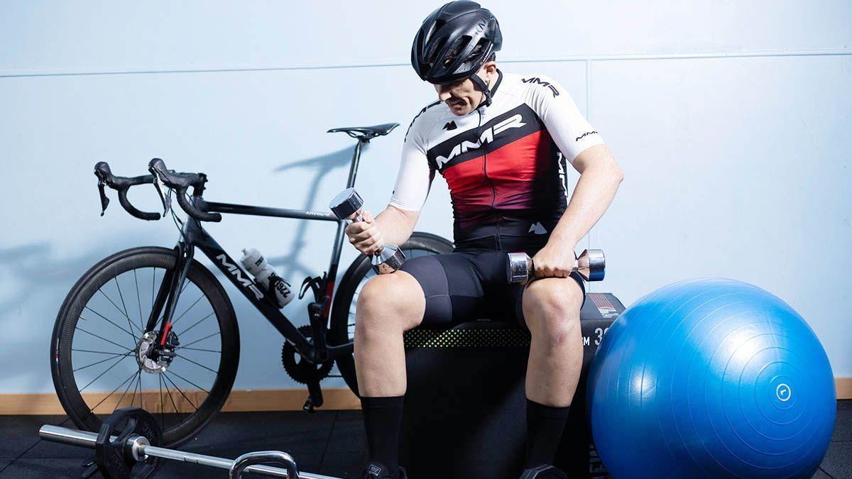 Aplica tanto a atletas de alto rendimiento como a personas que entrenan por salud o deporte personal