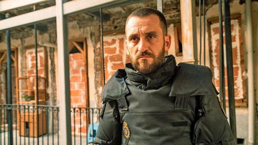 Raúl Arévalo 
en la serie
«Antidisturbios».  l-emv