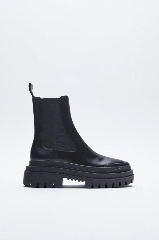 Botines de piel con suela track, de Zara