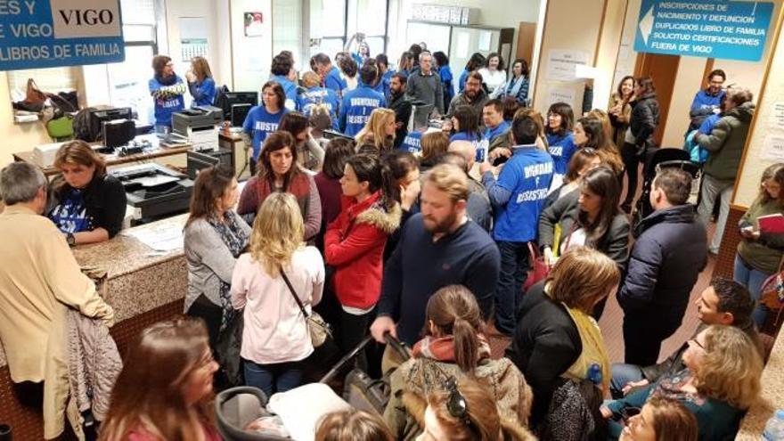 Huelga de Justicia en Galicia | Encierro en el Registro Civil de los juzgados de Vigo