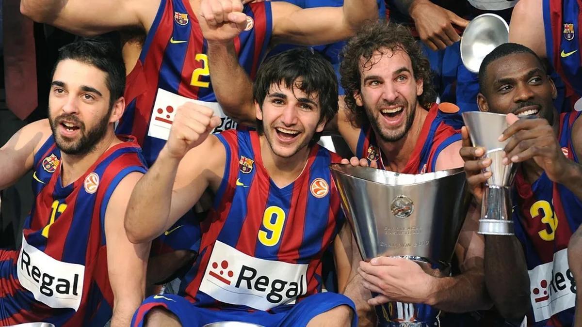 Ricky, flanqueado por Navarro y por Grimau tras ganar la Euroliga