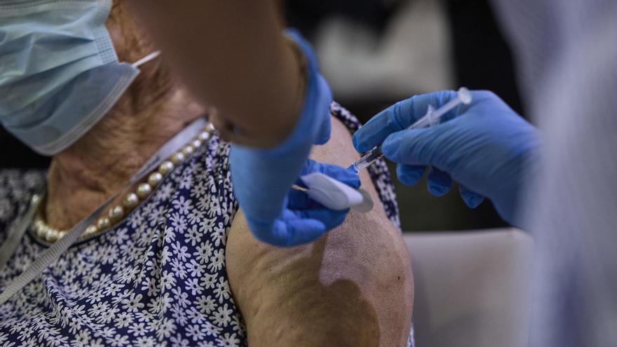 El 49% de los españoles apoya la vacunación obligatoria contra la covid