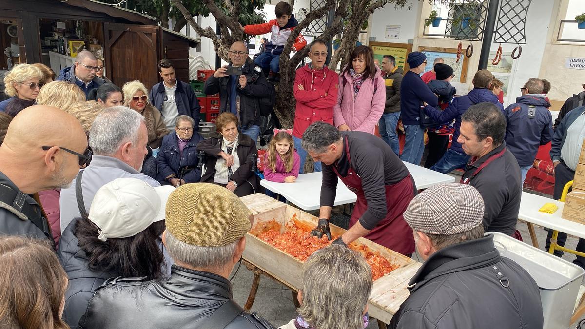 Carcabuey celebra su tradicional matanza del cerdo