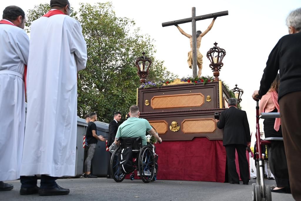 La salida del Cristo de las Lágrimas en el Parque Figueroa, en imágenes