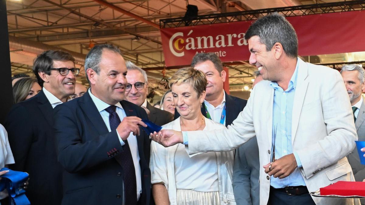 La Policía detiene a Carlos Baño por los bono comercio impulsados por la Diputación cuando Mazón era presidente