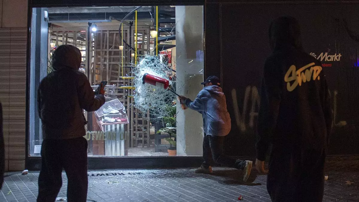 Una veintena de identificados en la convocatoria fallida de protestas de Blocus en Sants