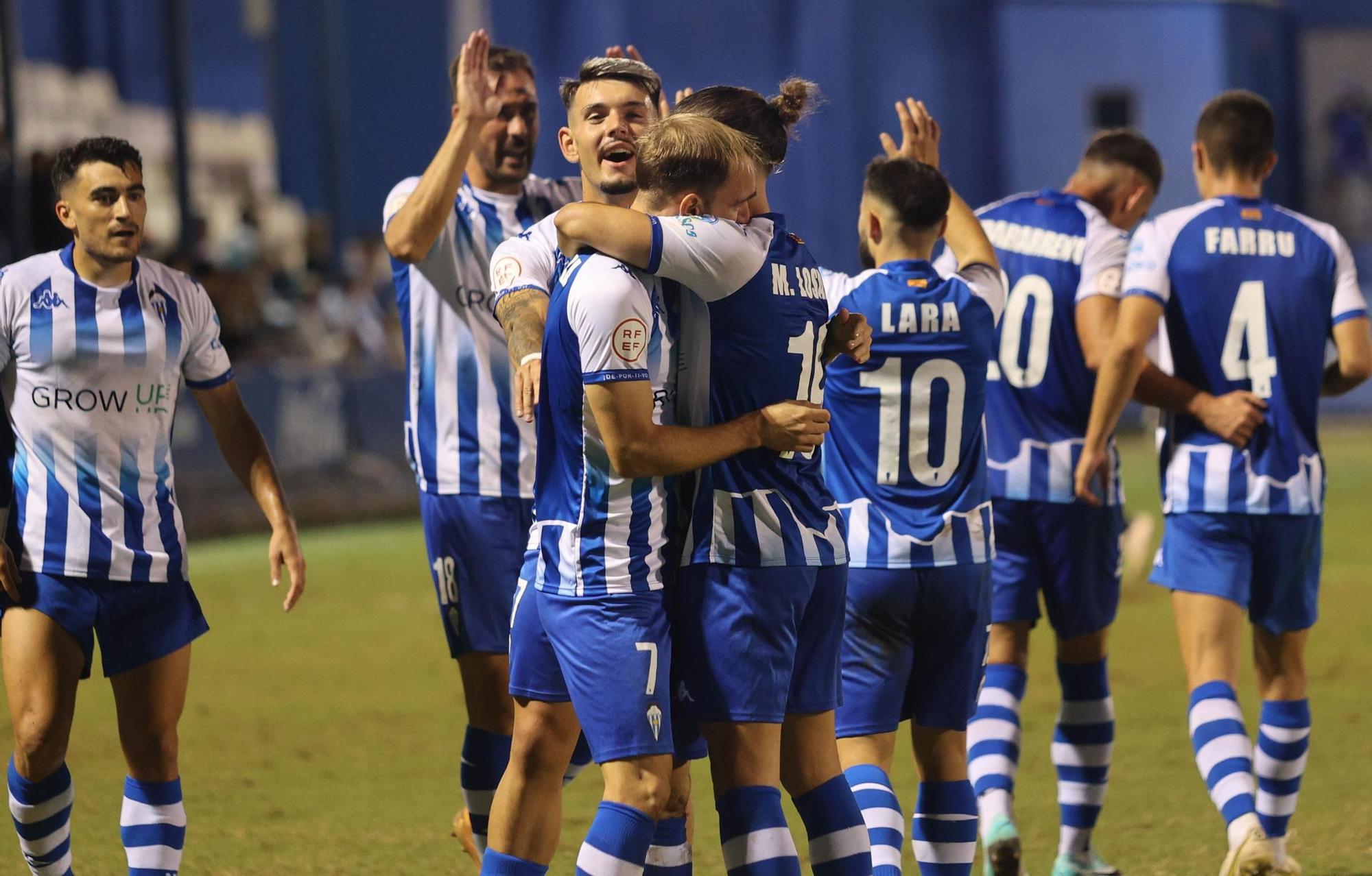 El Alcoyano vuela empujado por la afición