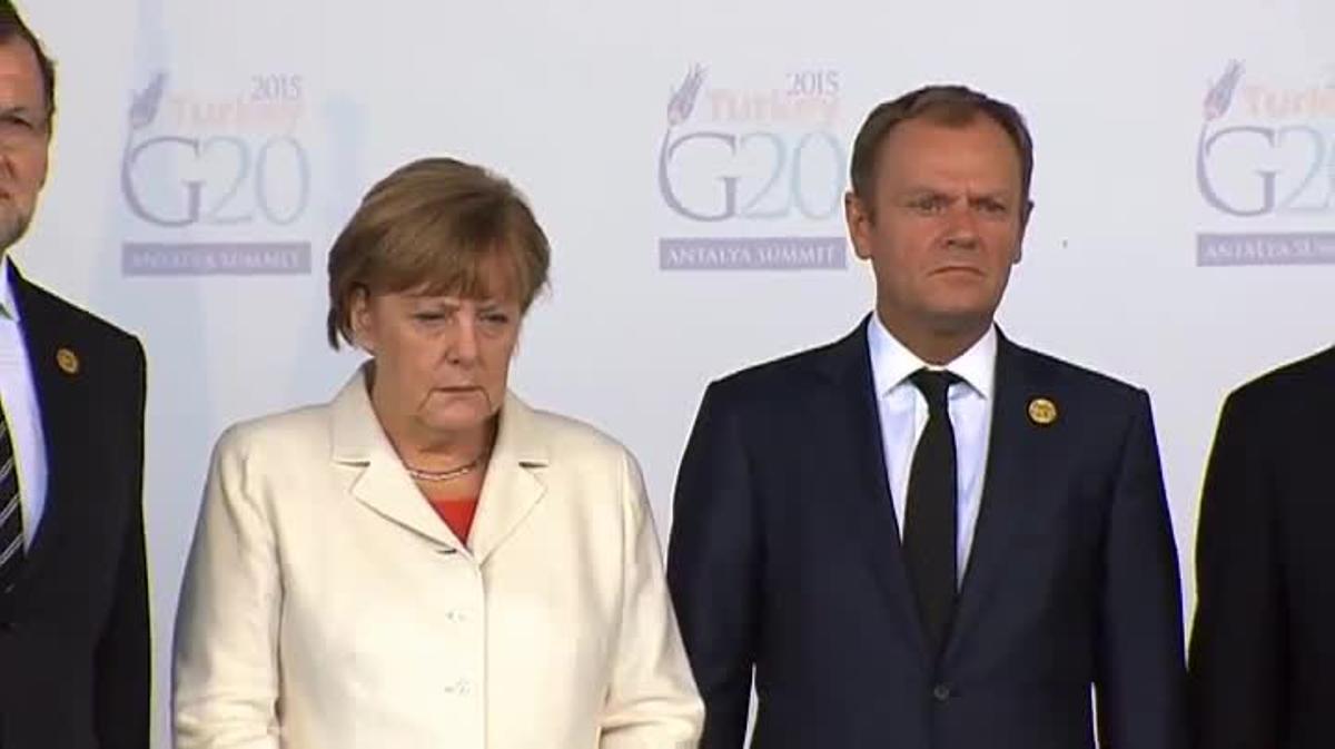 Minuto de silencio de los líderes europeos en la cumbre del G20. Gestos de solidaridad con el ministro de Exteriores francés.