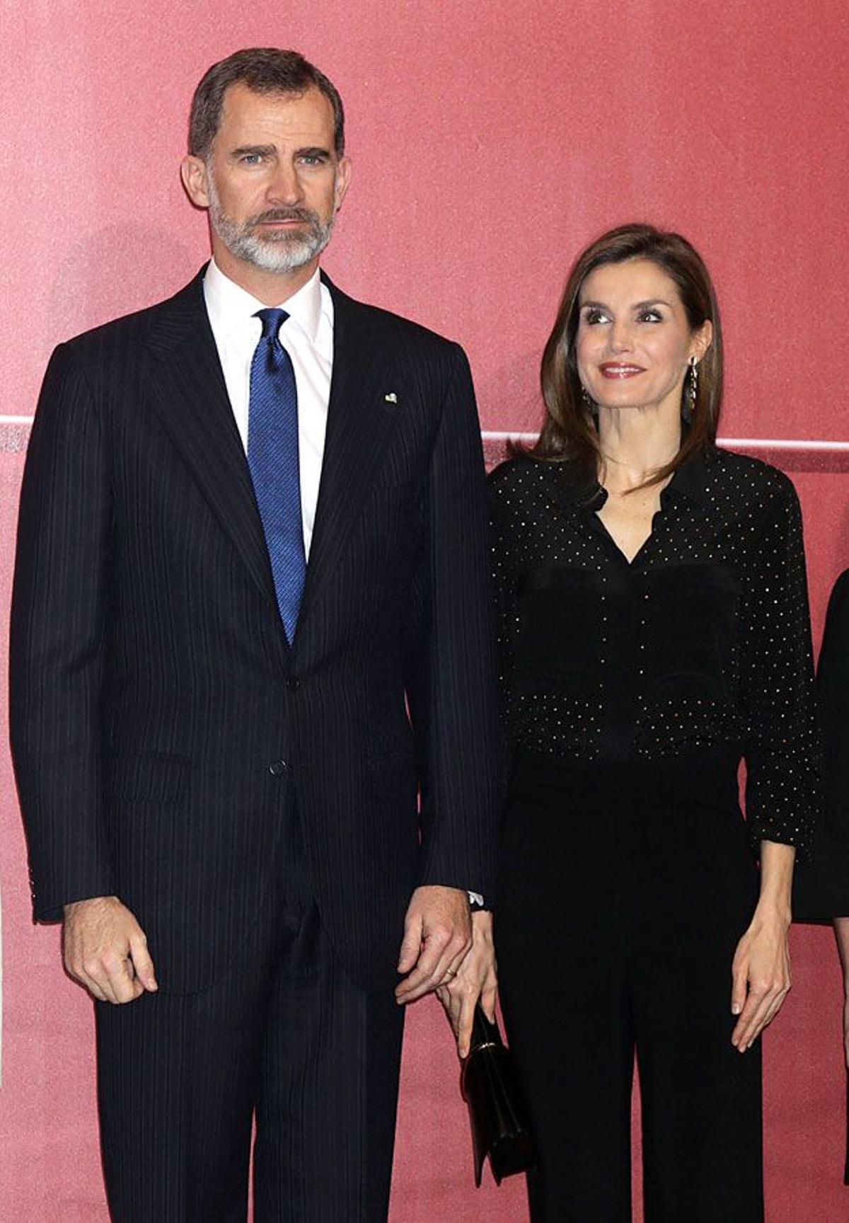 Letizia Ortiz junto a Felipe VI en Madrid con un look todo de Uterqüe