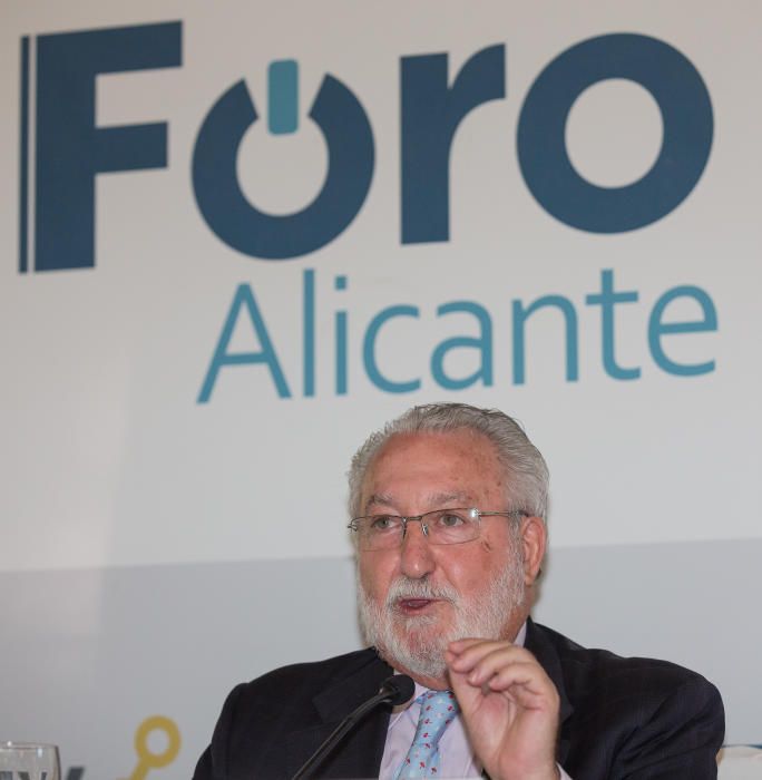 Bernat Soria en el Foro Alicante: "El covid-19 ha sorprendido a todo el mundo, incluso a Google