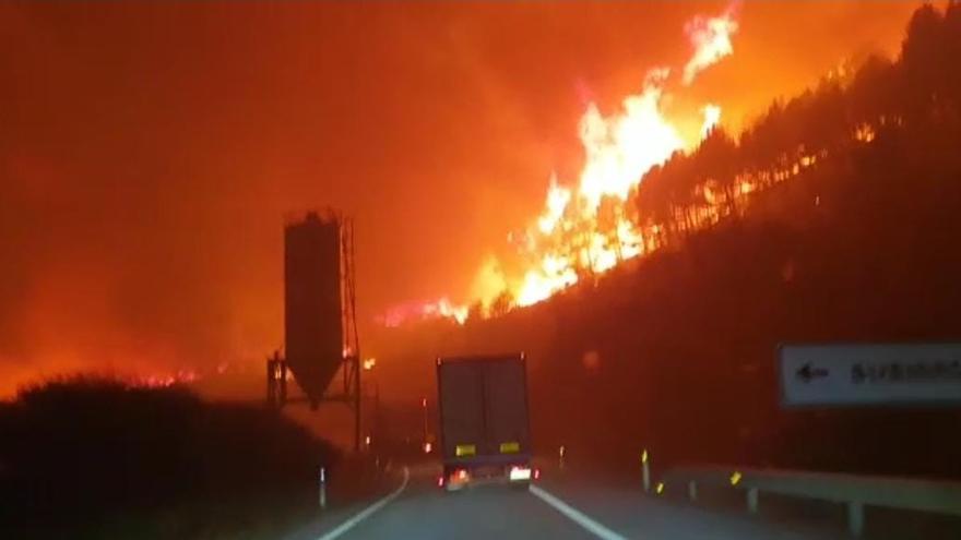 La fuerza de las llamas camino a Bubierca la noche del martes