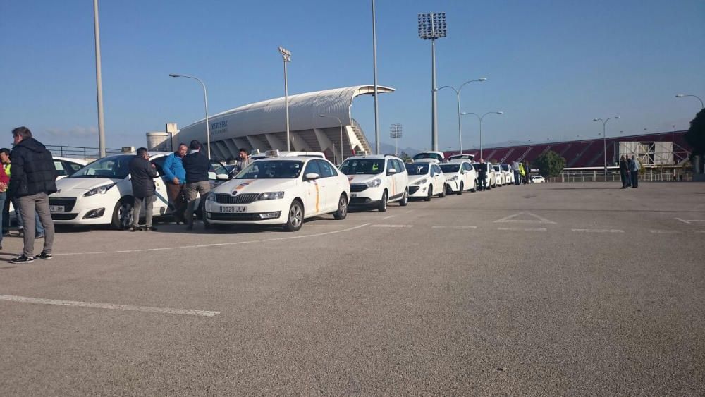 La huelga de taxistas colapsa Palma