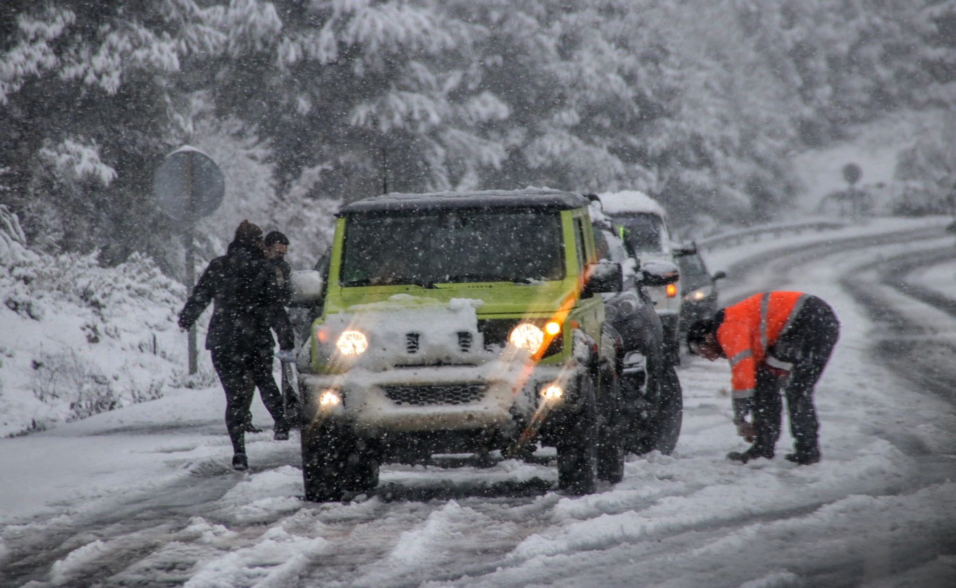 Alcoy y Banyeres se cubren de nieve dos días antes de comenzar la primavera