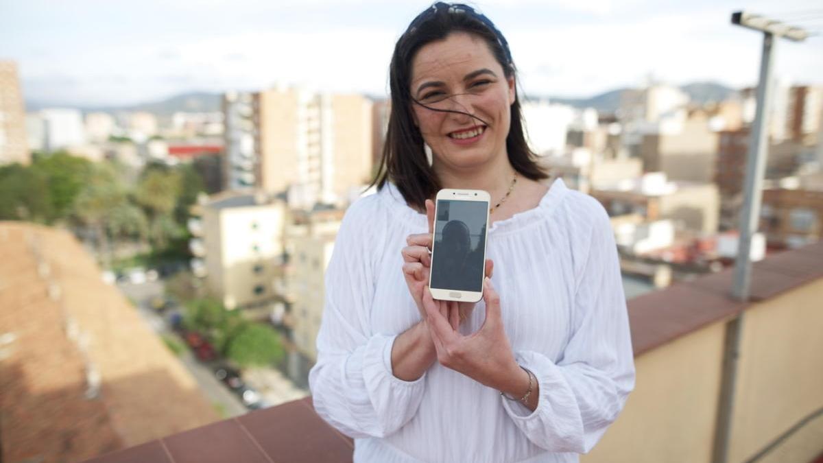 Patricia Godoy habla con su esposo, que está en Alemania.