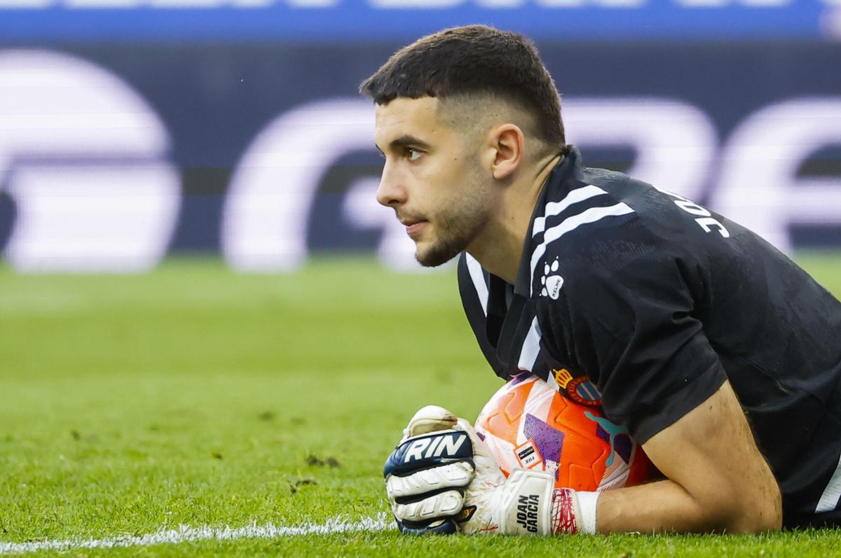 Joan García durante el partido de la jornada 34 de LaLiga ante el Betis