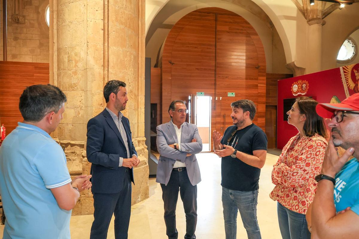 Iñaki Echeveste (segundo por la izquierda) durante una visita al ciuFRONT.