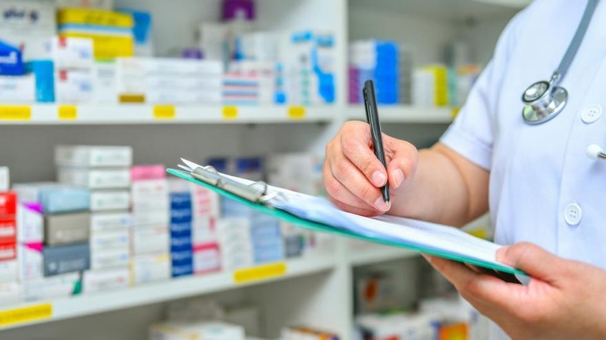 Hasta 80.00 profesionales trabajan en farmacias españolas.