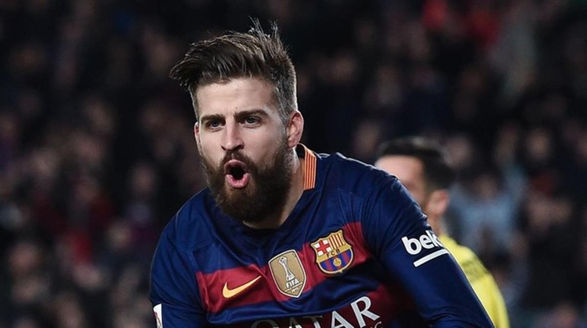 ecarrasco32974079 barcelona s defender gerard pique celebrates a goa160304190548