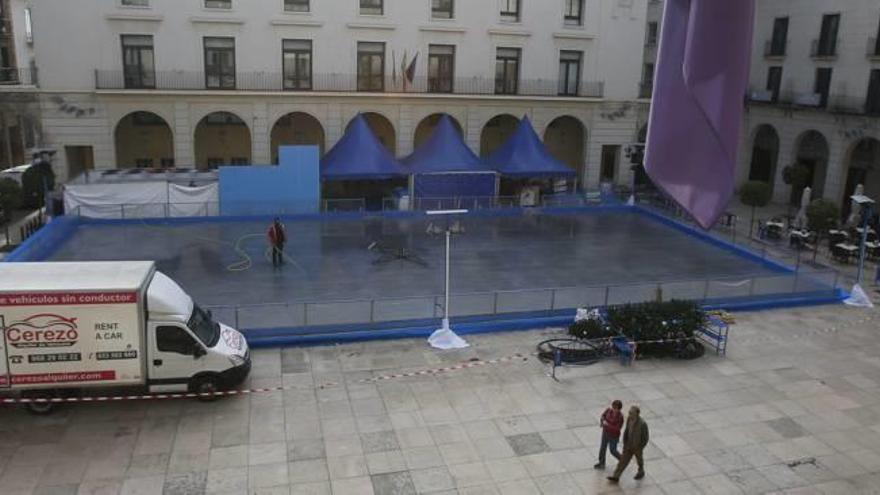 Pista de hielo en la plaza del Ayuntamiento.