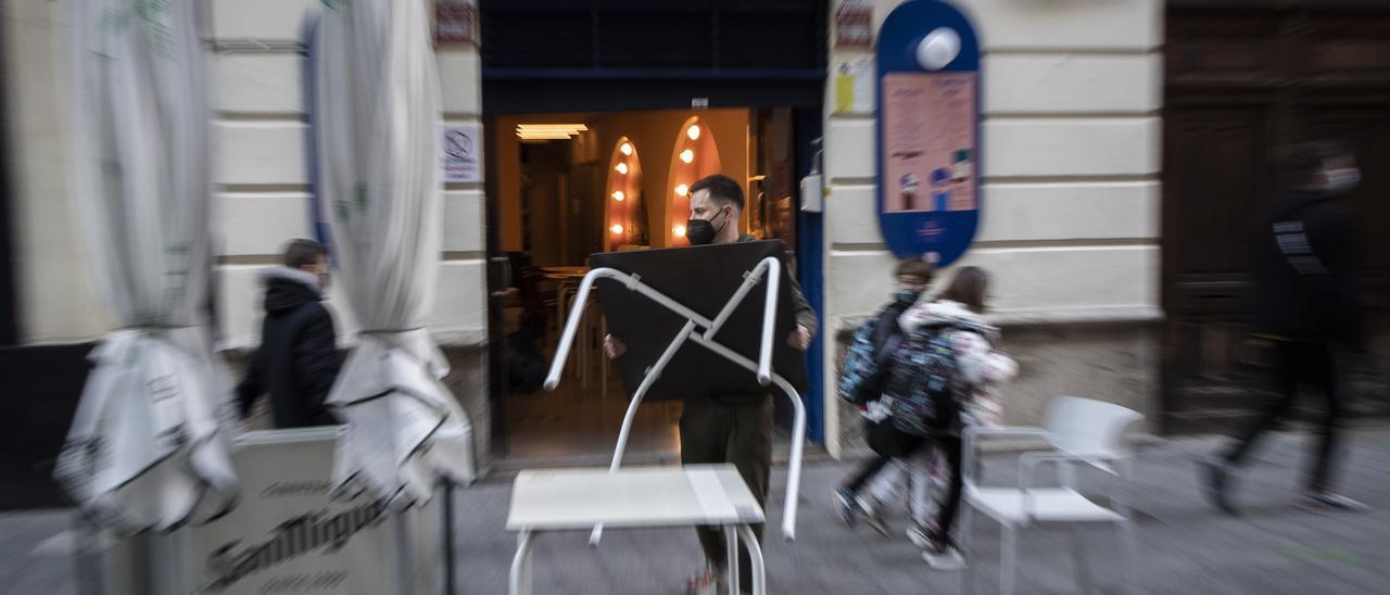 Cierre de bares en València por las medidas anticovid