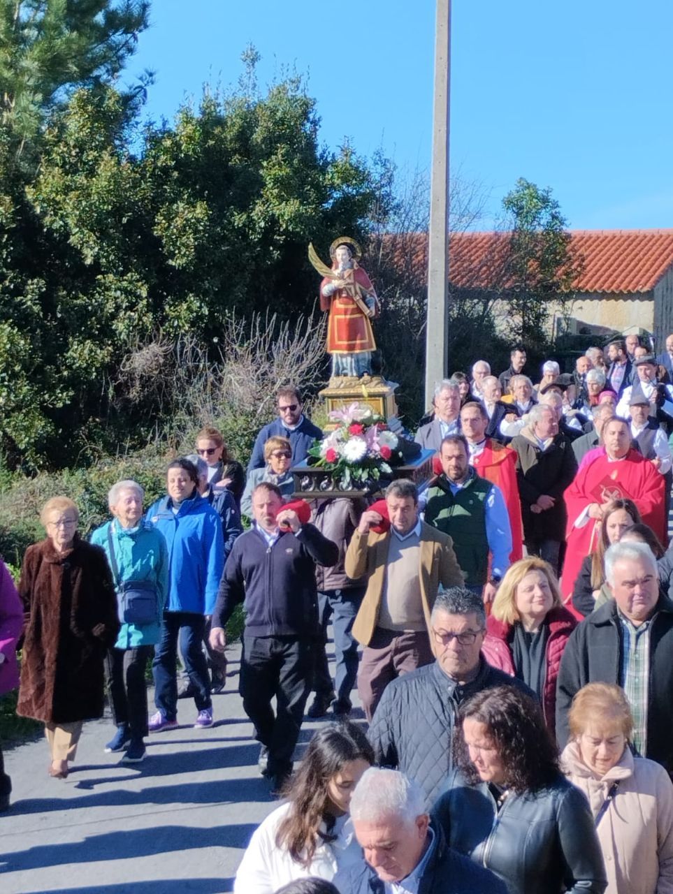 Así celebran vecinos y dirigentes políticos la fiesta de San Vicente de O Grove.