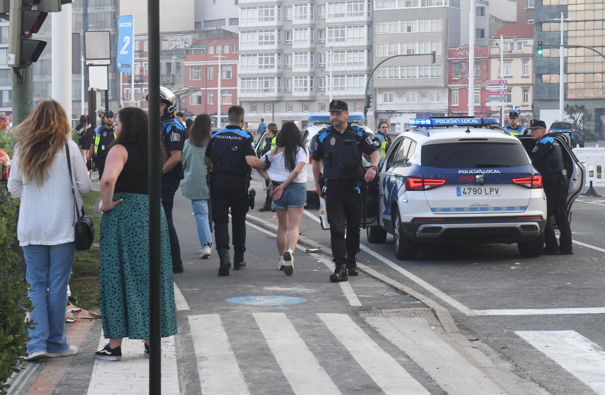 El fuego del San Juan de A Coruña se apaga sin incidencias reseñables