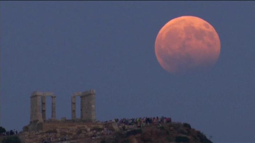 La luna se tiñe de rojo