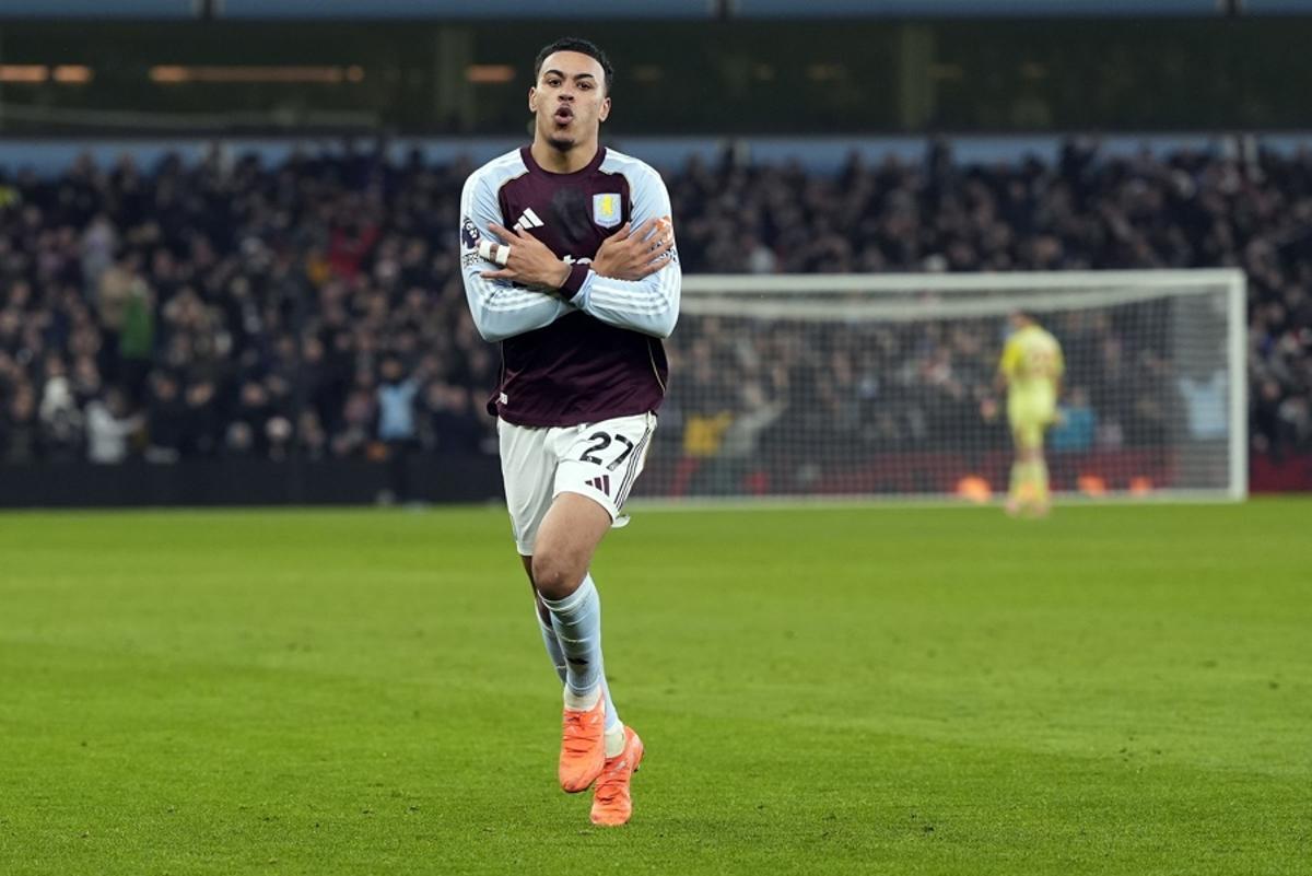 Morgan Rogers celebra un gol con el Aston Villa