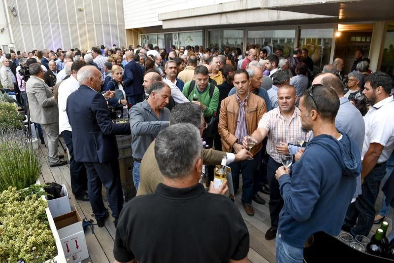 GRAN CANARIA  14-05-2018   LAS PALMAS DE GRAN CANARIA. Descorche de la primera botella de vino de esta temporada. FOTOS: JUAN CASTRO  | 14/05/2018 | Fotógrafo: Juan Carlos Castro