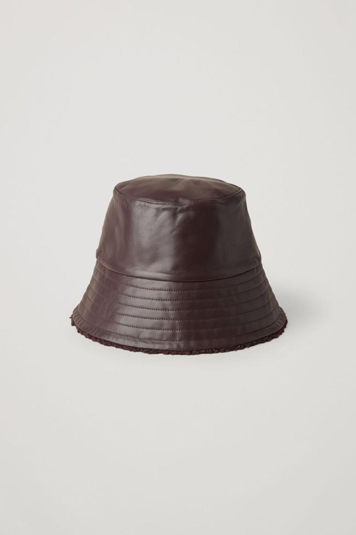 Sombrero 'bucket' reversible y afelpado, de COS