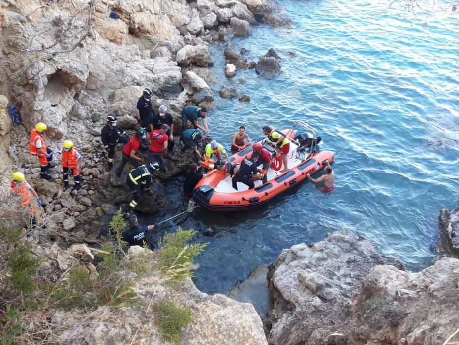 En estado crítico un hombre tras caer de diez metros en Cala Bassa