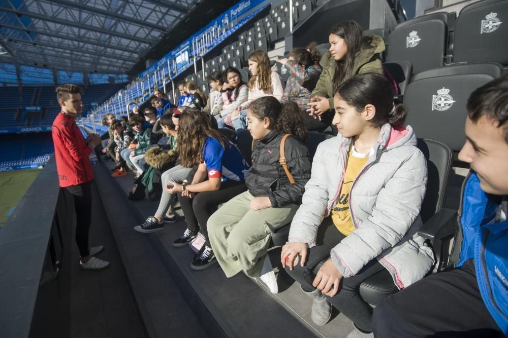 El CEIP Arteixo en Riazor con Valores Branquiazuis