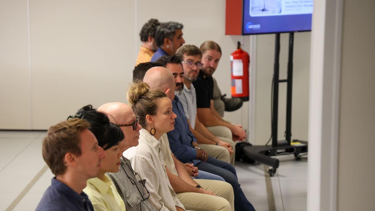 PROTESTA SAGUNTO | La Fiscalía rebaja a 2 años y seis meses por «imperativo legal» la petición de pena para cada uno de los 11 activistas de Greenpeace