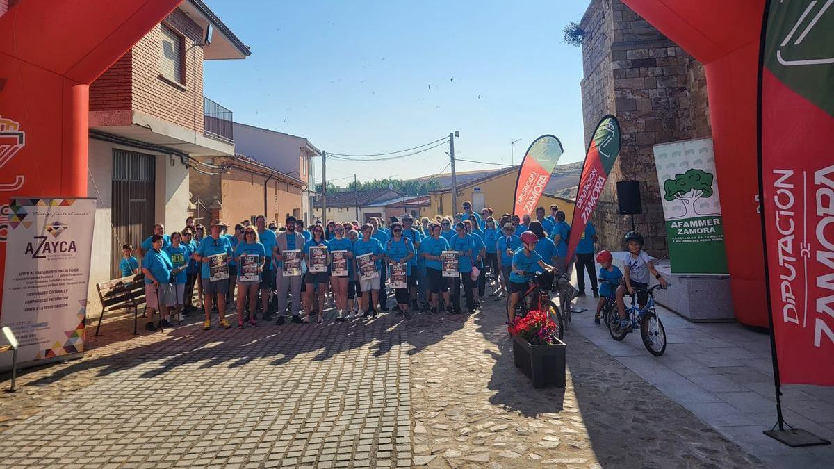 Paseo solidario en La Hiniesta a favor de Azayca.
